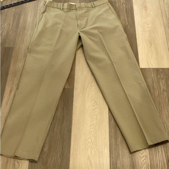 Dockers Stain Defender Men’s Pants.Size 34/32. Color Tan. - Picture 1 of 6